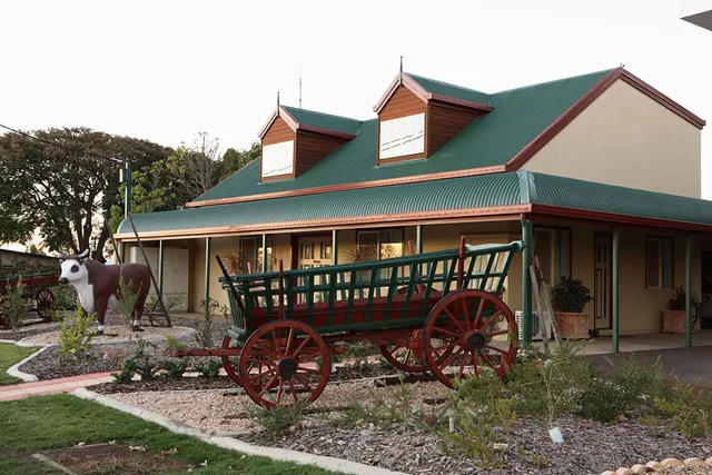 Bottlebrush Motel