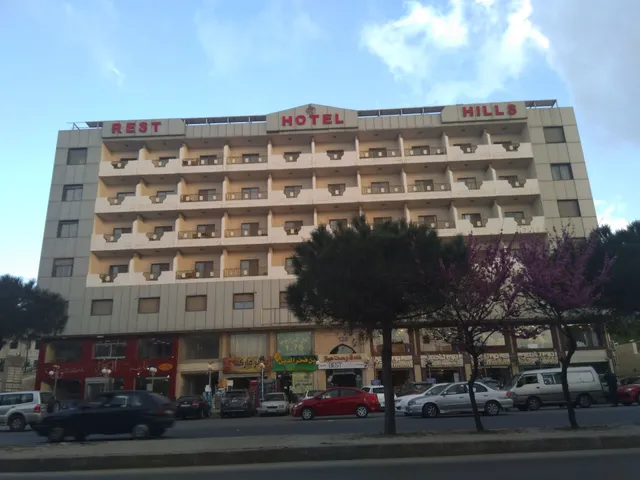 Rest Hills Hotel
