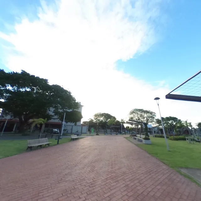 Plaza y Parque Urbano Osvaldo Monasterio Añez
