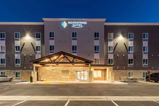 WoodSpring Suites Bakersfield Airport