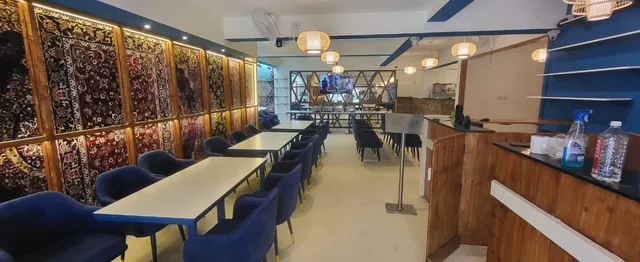 cafe Gujjubhai
