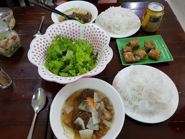 TÔ QUÁN- BÚN CHẢ HÀ NỘI- PHỞ GÀ- BÚN THANG- KEM TRÀNG TIỀN