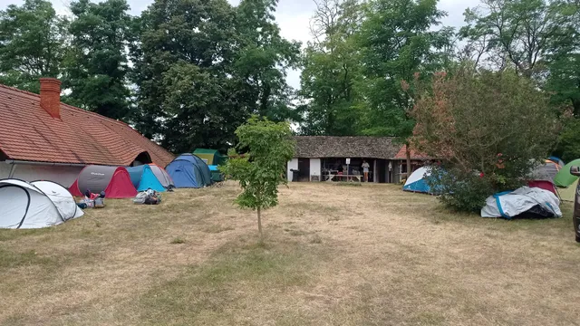 Vadkörtefa Sátorhely és Apartmanház