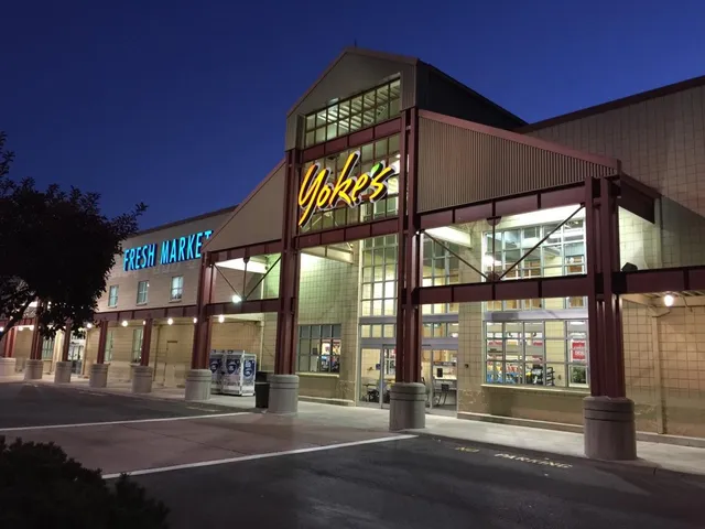 Yoke's Fresh Market- Latah