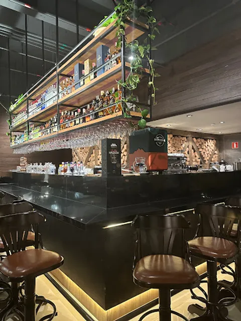 Pobre Juan Diamond Mall