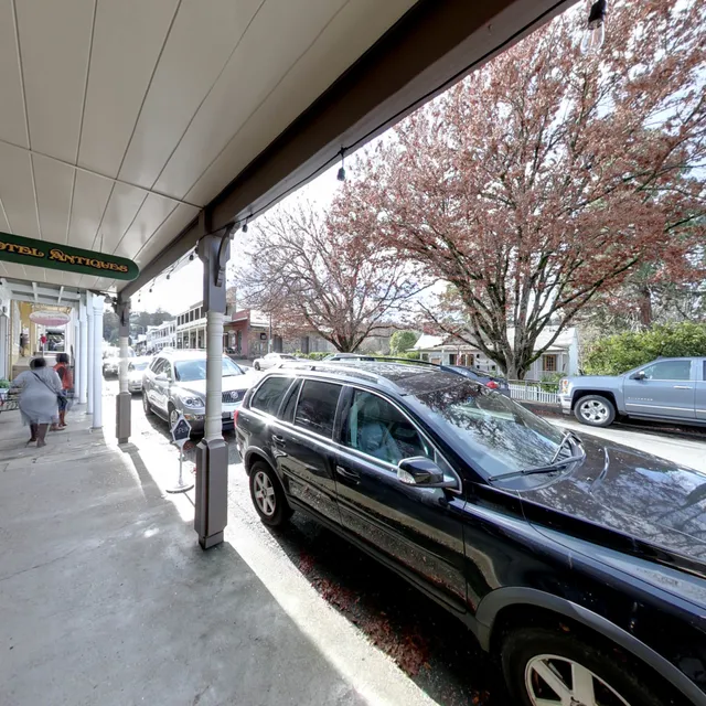 Blondie's Boutique Classy Consignments