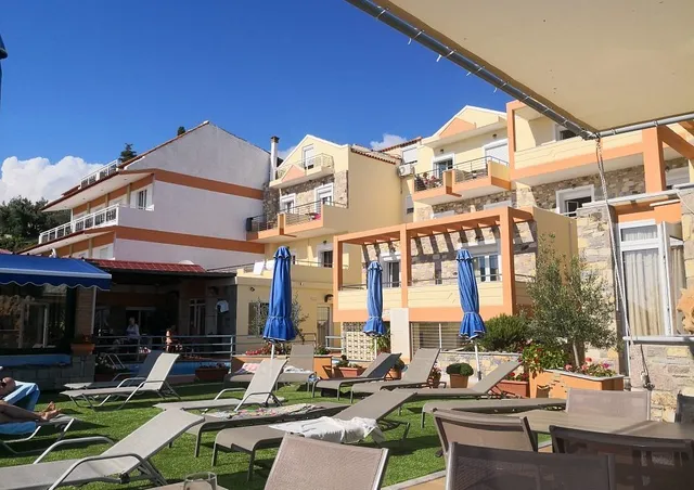 Hotel Vicky I & II & III