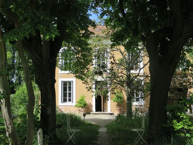La Glacière, ostalarià agricol