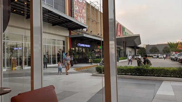 J.CO Donuts & Coffee