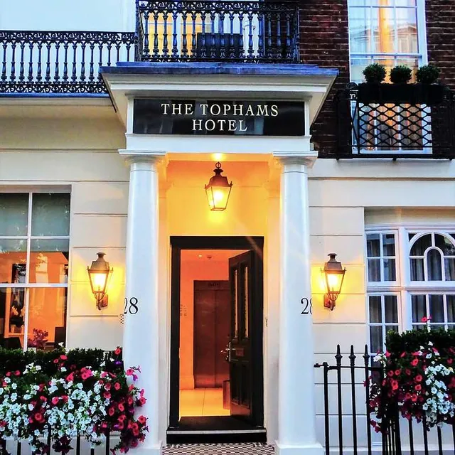 The Tophams Hotel