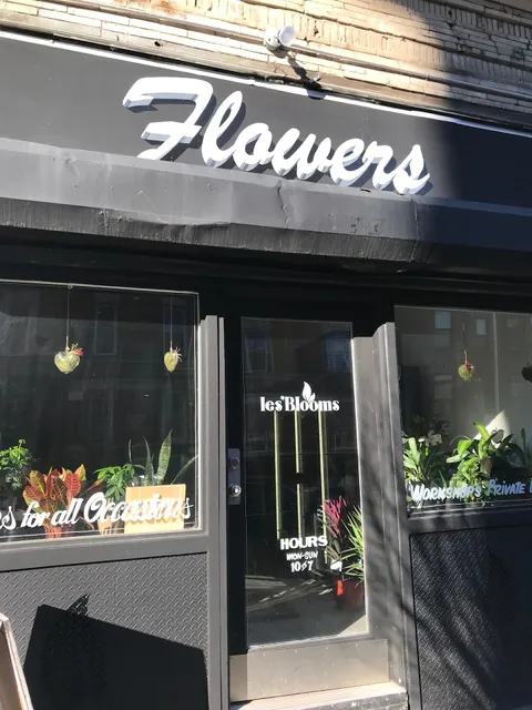 Les' Blooms Floral
