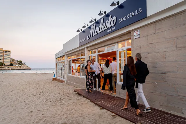 Modesto - Seafood & Cocktails - 1968