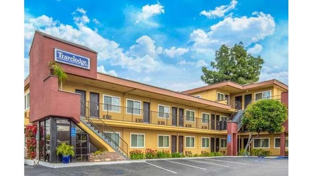 Travelodge by Wyndham Burbank-Glendale