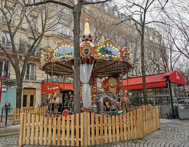 Carousel Jules Verne