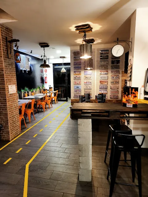 BOOM Restaurant Pub e BOOM on the beach