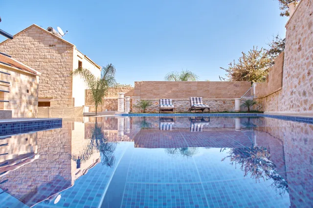 SUNAKTIS Luxury Villa