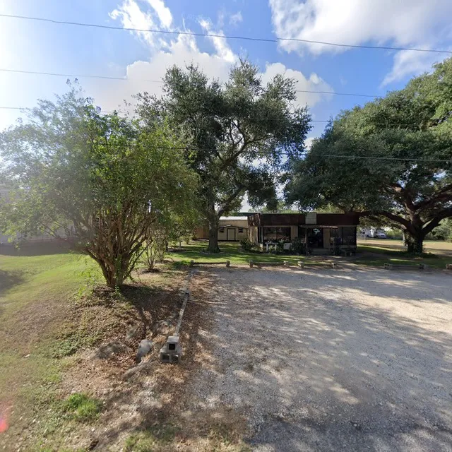 Chat & Curl Beauty Salon