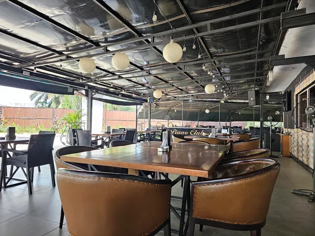 Piano Club Restaurant