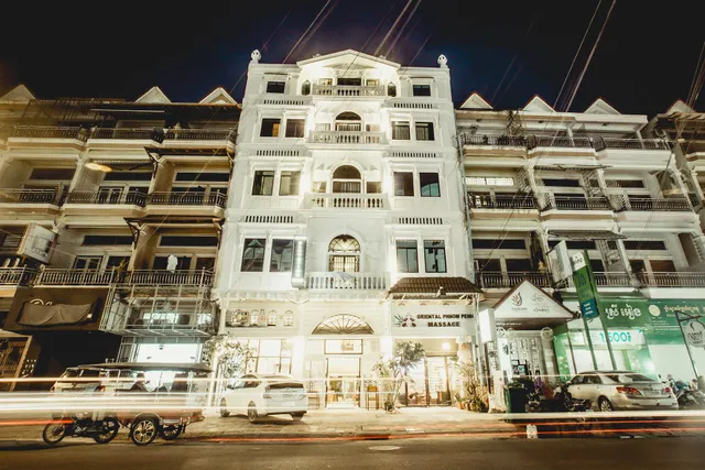 Grand Elevation Hotel