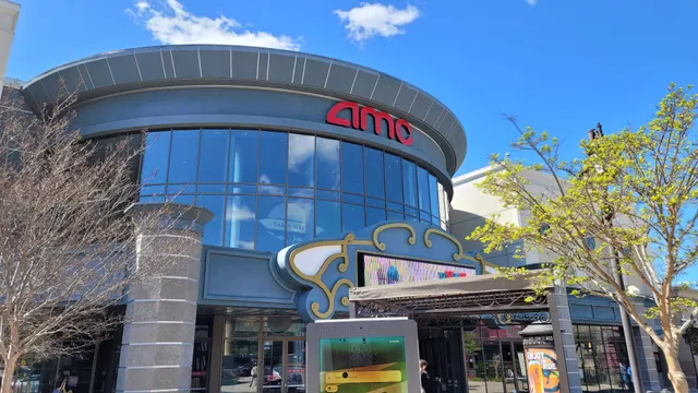 AMC DINE-IN Thousand Oaks 14