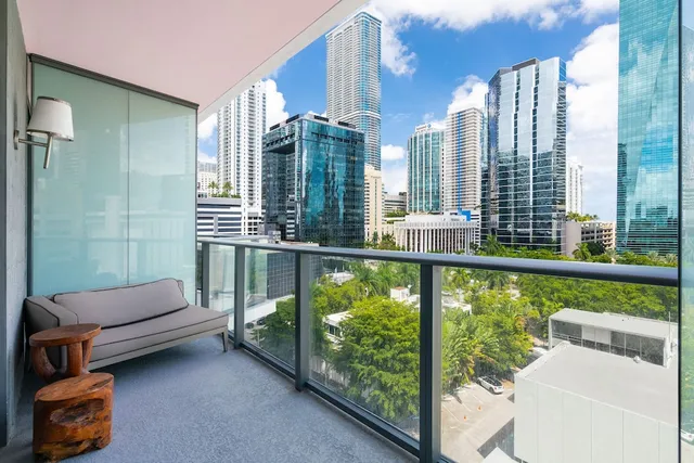 Dua Miami, Autograph Collection