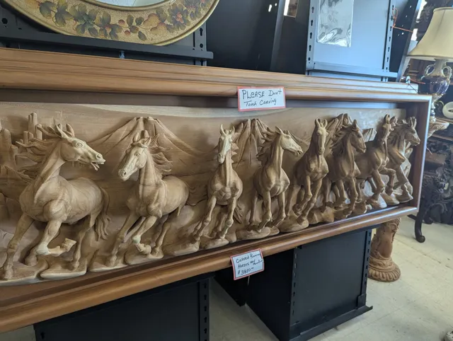 Williamsburg Pavilion Shops Shopping Center