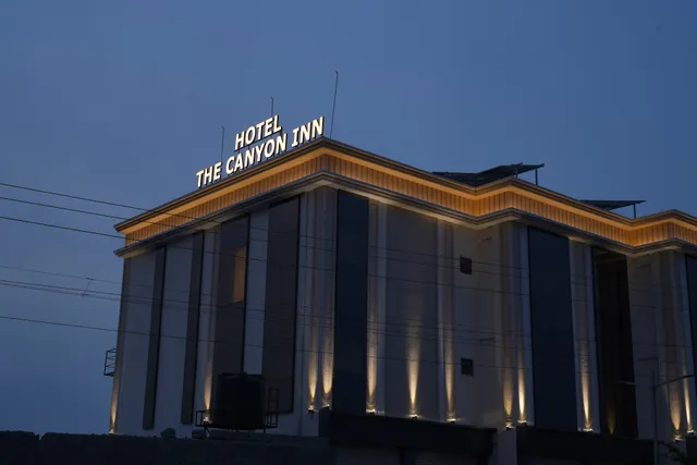 StayGuru The Canyon Inn