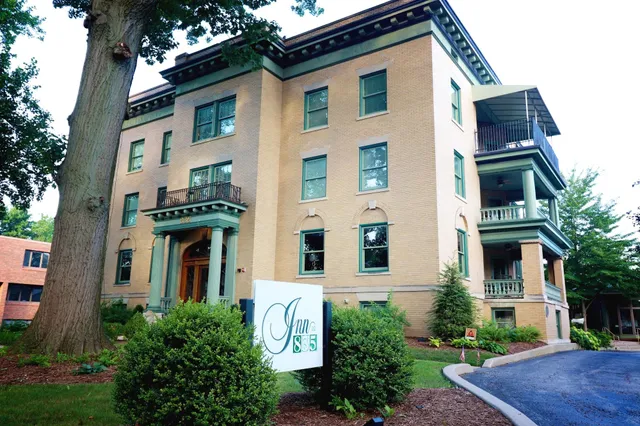 Inn At 835 Boutique Hotel