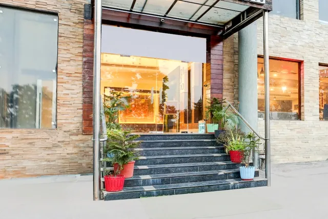 Super Townhouse Brahma Sarovar formerly Krishna mahal