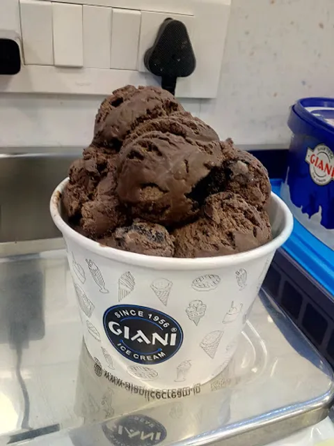 GIANI ICE CREAM BANDRA WEST