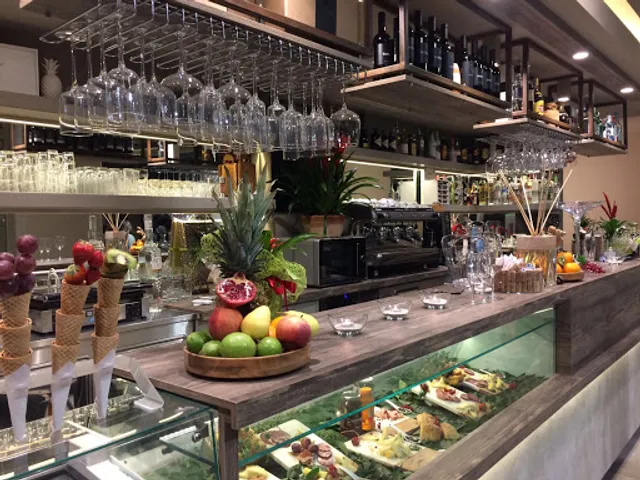 L'ANGOLO-Cucina & Bar