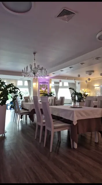 BIAŁY DOM HENLEX - Hotel Restauracja