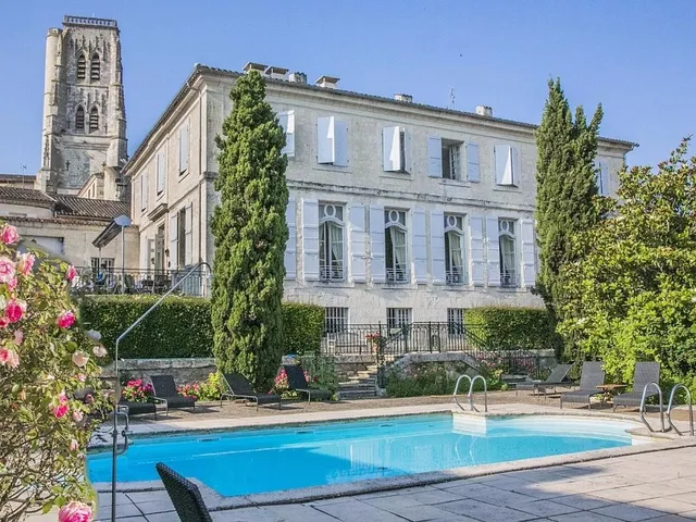 Logis Hôtel de Bastard