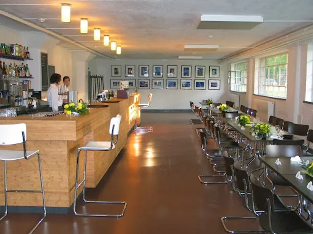 café-bistro im bauhaus dessau