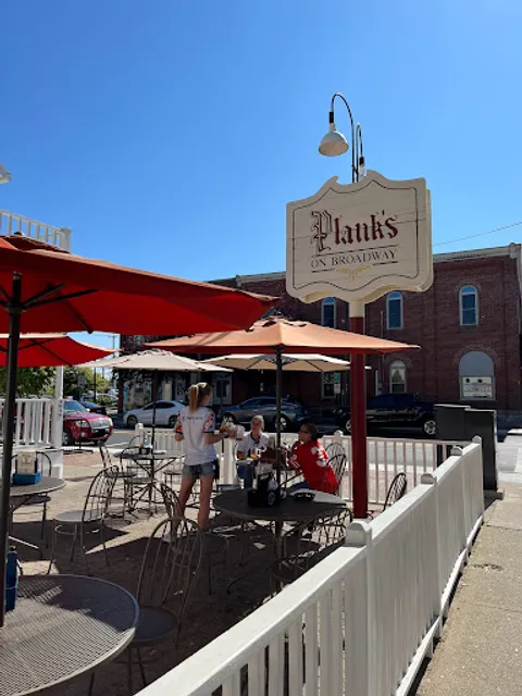 Plank's On Broadway