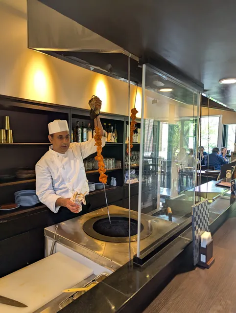 KUJU HILLS スパイス ハーブ レストラン