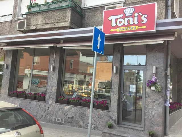 Tonis Pastry