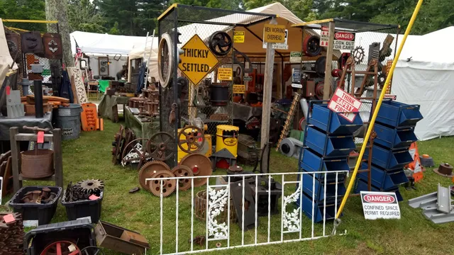 Hertan's Holiday Arts & Crafts Festival