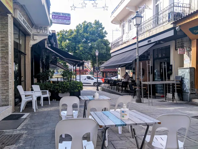 Delikaris ola sta karvouna