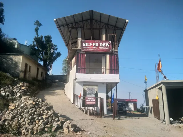 OYO 62237 Silver Dew Resorts