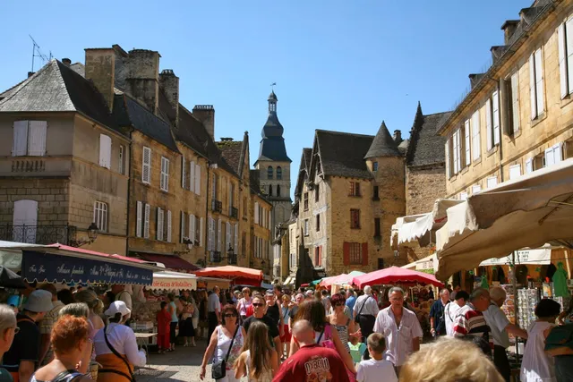 Tourist Office Sarlat Périgord Black
