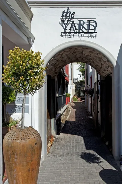 Los Olivos at the Yard