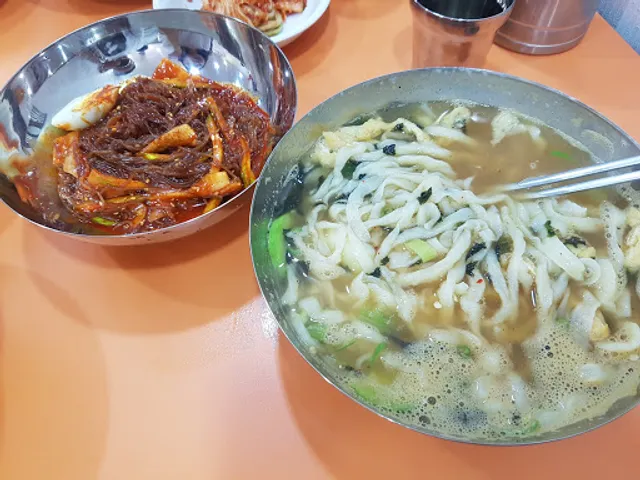 Namdaemun hand noodles