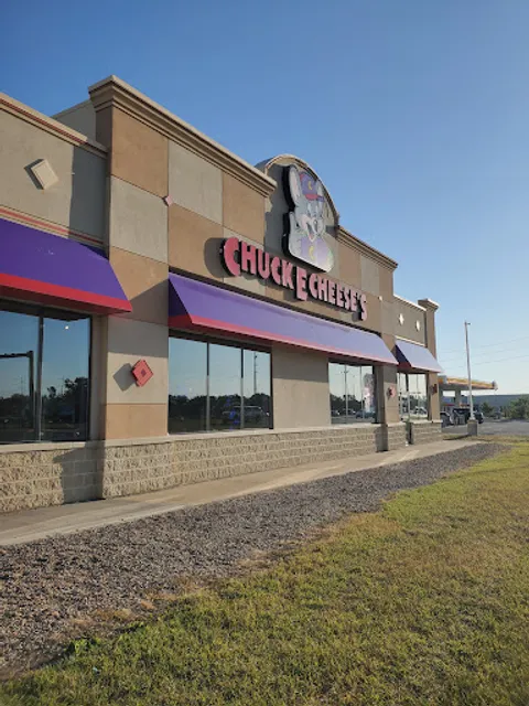 Chuck E. Cheese