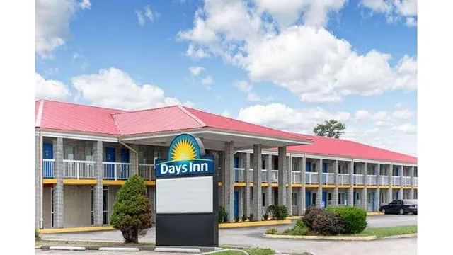 Days Inn by Wyndham Richmond