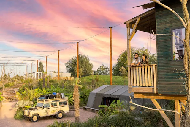 Lodges de Parrot World