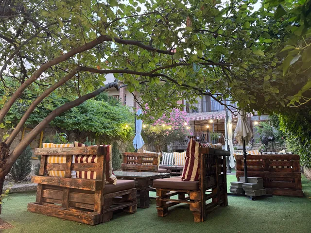 Restaurant Check-In Garden