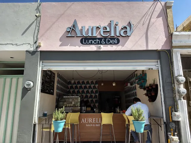 Aurelia Lunch & Café. Chapatas, pastas y ensaladas. Café, frappé