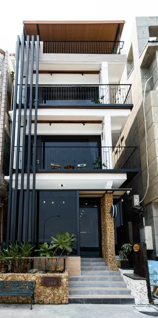 Right by The Sea Marbordo