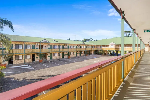 Bayswater Tweed Motel